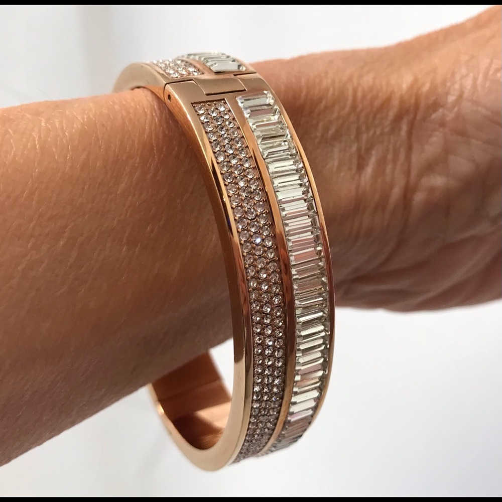 💎HTF💎HENRI BENDEL Double Row Swarovski Bangle - Picture 6 of 10